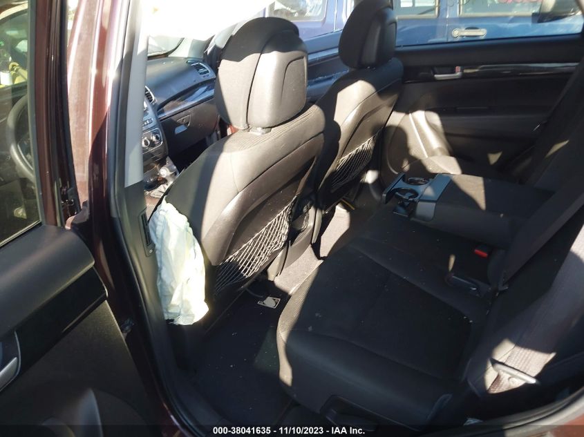 2015 KIA SORENTO LX - 5XYKTCA69FG624886