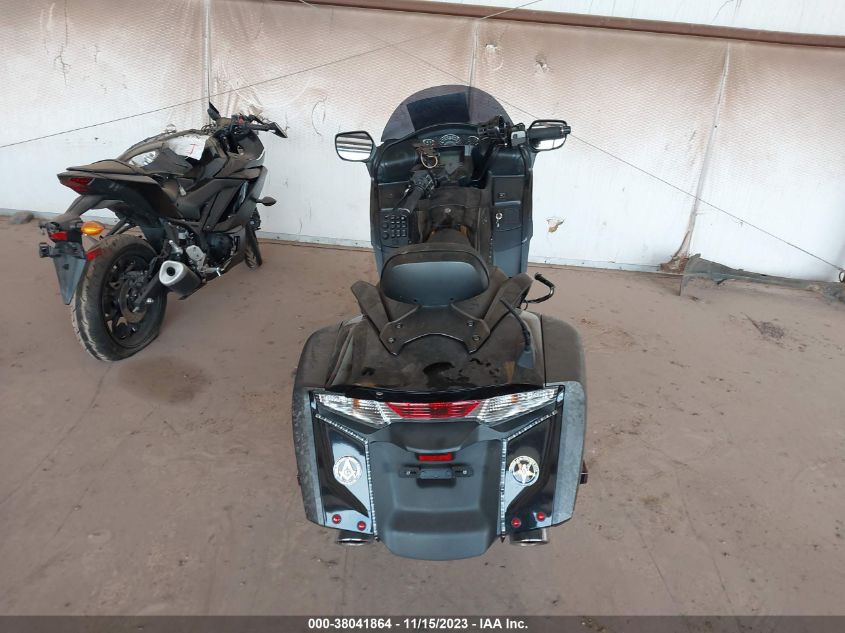 2013 HONDA GL1800 B JH2SC6814DK002108