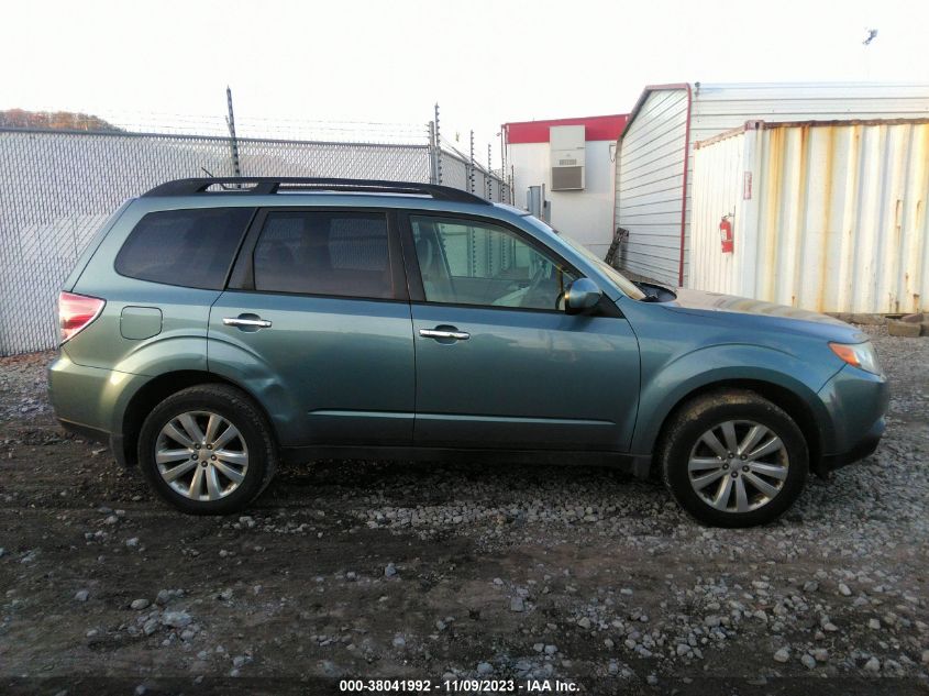 2013 SUBARU FORESTER 2.5X PREMIUM - JF2SHADC1DH400945