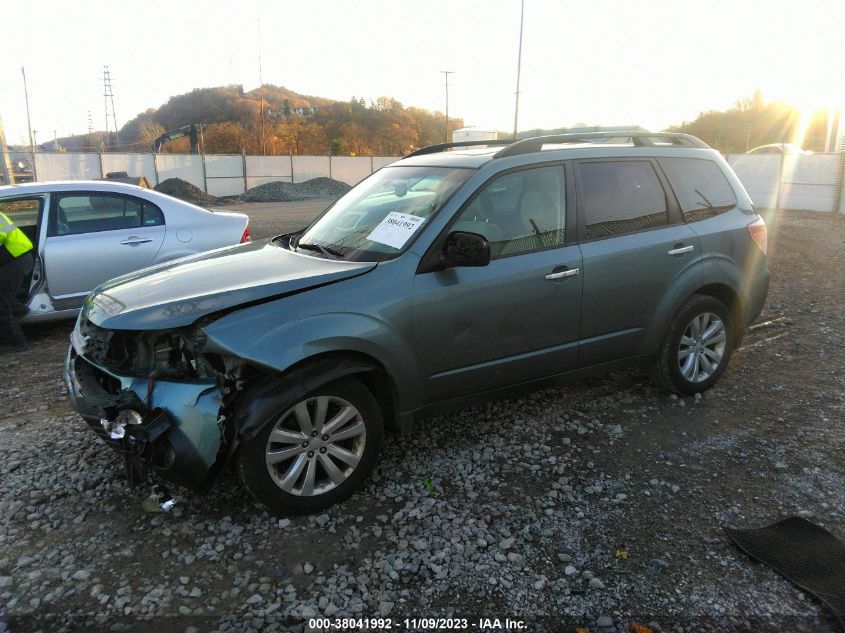 2013 SUBARU FORESTER 2.5X PREMIUM - JF2SHADC1DH400945