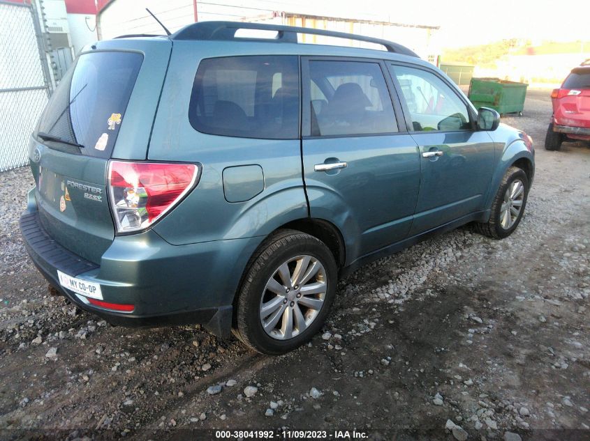 2013 SUBARU FORESTER 2.5X PREMIUM - JF2SHADC1DH400945