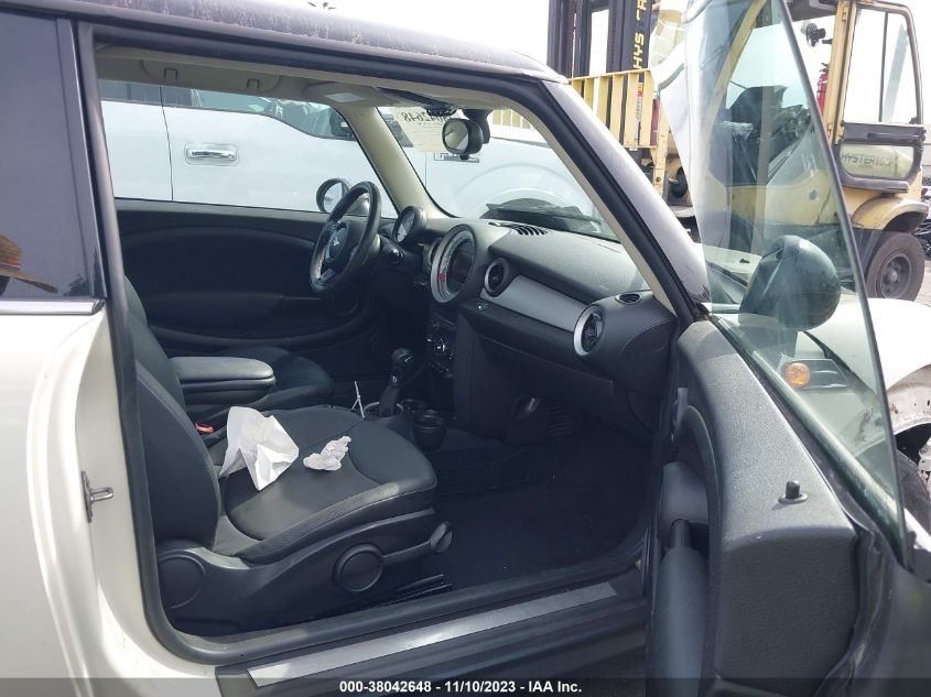 2013 MINI COOPER HARDTOP - WMWSU3C56DT683569