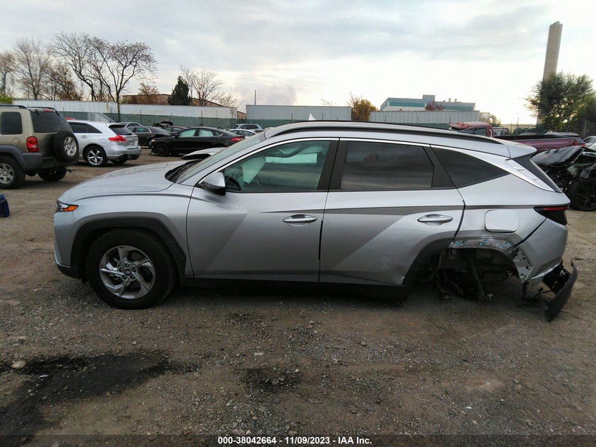 VIN 5NMJBCAE3NH040008 2022 HYUNDAI TUCSON SEL