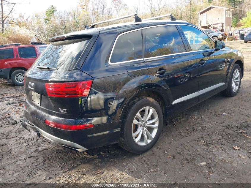 WA1LAAF77HD045472 2017 AUDI Q7, photo no. 4