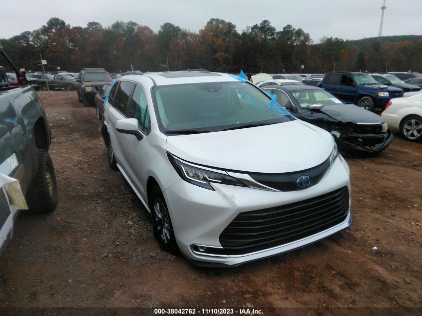 5TDYRKEC1NS105027 2022 TOYOTA SIENNA - Image 1