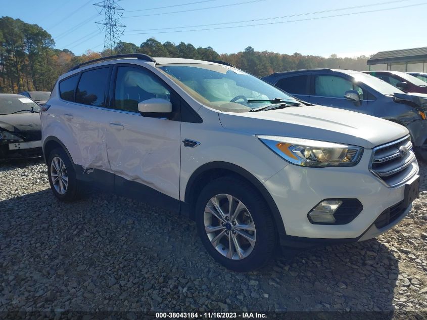 2017 FORD ESCAPE SE - 1FMCU9GD1HUA51800