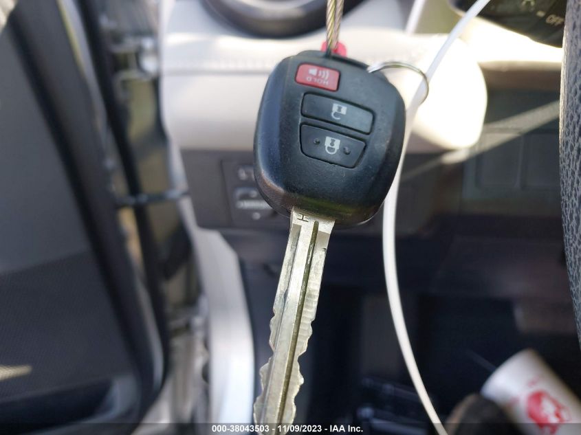 2014 TOYOTA RAV4 XLE - JTMWFREV9EJ005104