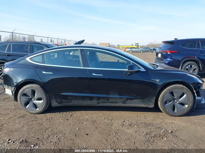 VIN 5YJ3E1EB0JF071992 2018 TESLA MODEL 3