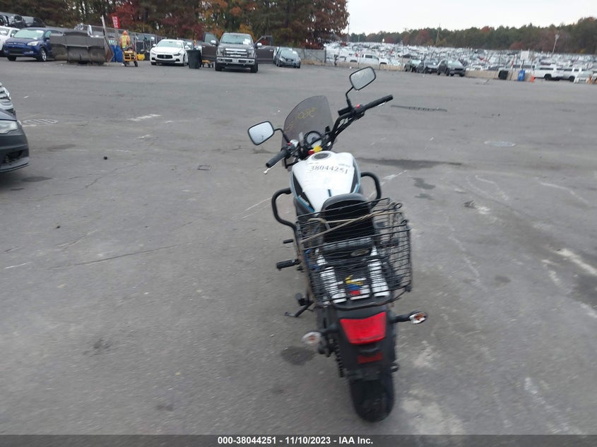 VIN JKAENEC15MDA03948 2021 KAWASAKI EN650 C