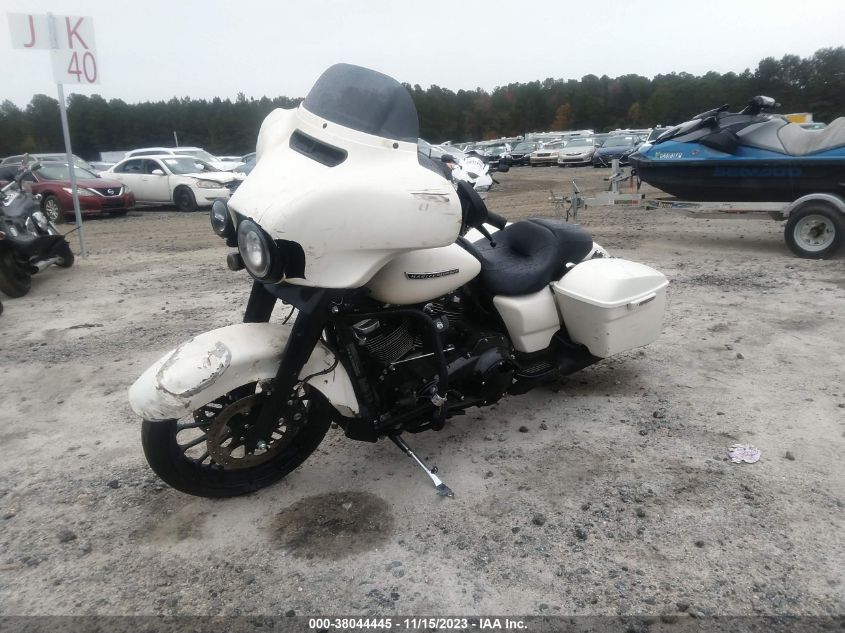 VIN 1HD1KRC14JB652289 2018 HARLEY-DAVIDSON FLHXS STREET GLIDE SPECIAL
