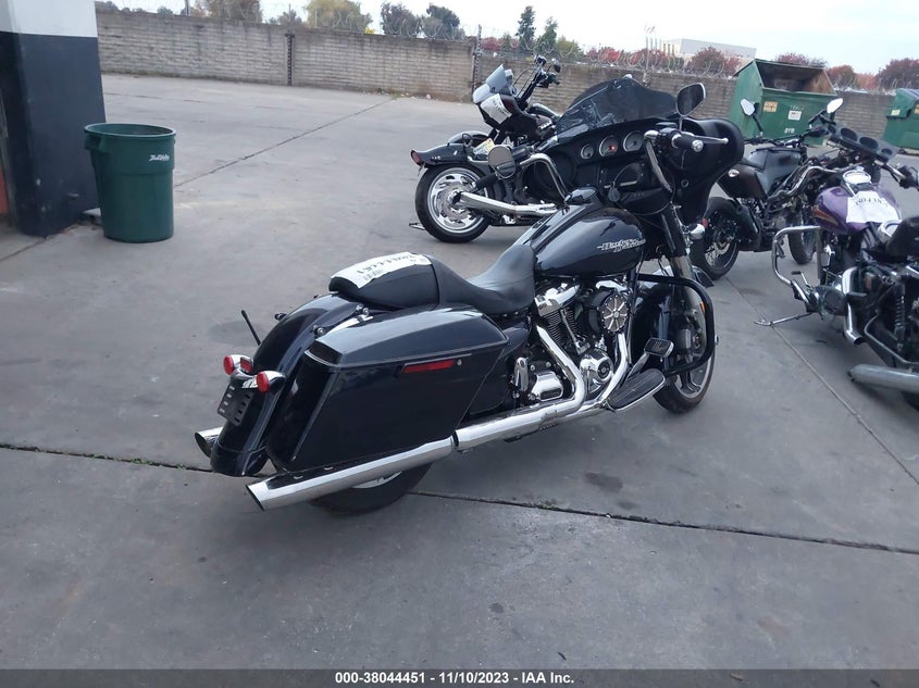 VIN 1HD1KBC39KB613966 2019 HARLEY-DAVIDSON FLHX