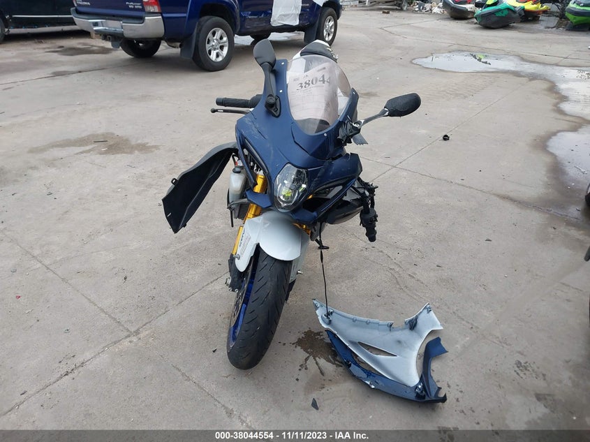 VIN JS1DM11H6P7100258 2023 SUZUKI GSX-R1000 R