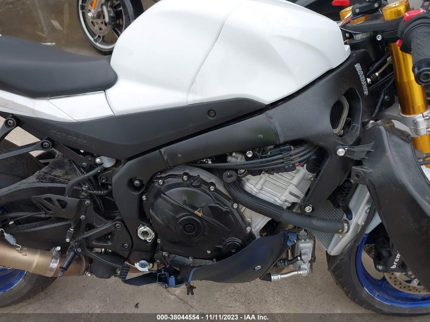 VIN JS1DM11H6P7100258 2023 SUZUKI GSX-R1000 R