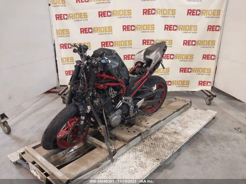 2019 KAWASAKI ZR900 - JKAZR2A12KA003196