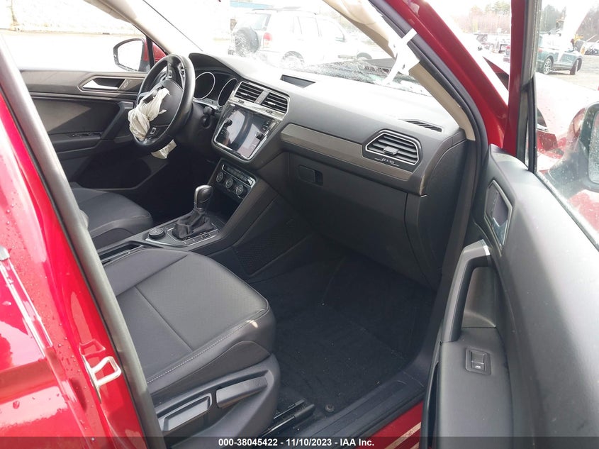 VIN 3VV2B7AX1KM115182 2019 VOLKSWAGEN TIGUAN SE/SEL/SEL R-LINE JET-BLA