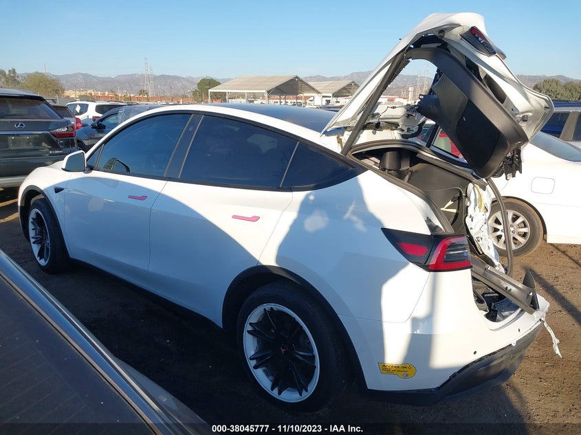 VIN 7SAYGAEE6NF550744 2022 TESLA MODEL Y