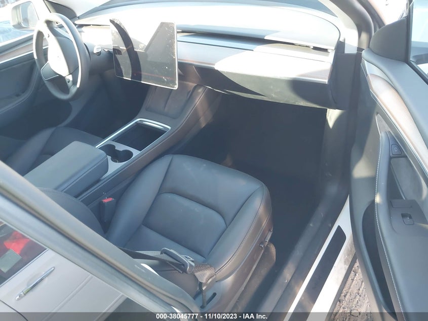 VIN 7SAYGAEE6NF550744 2022 TESLA MODEL Y
