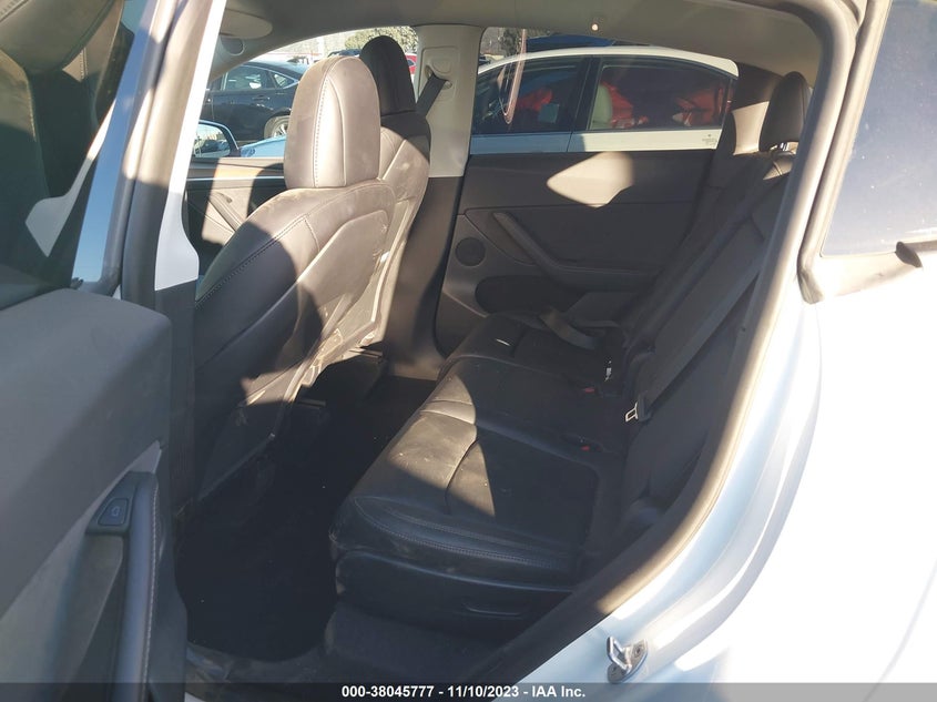 VIN 7SAYGAEE6NF550744 2022 TESLA MODEL Y