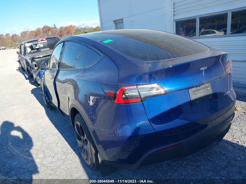 VIN 7SAYGDEE3PA137195 2023 TESLA MODEL Y
