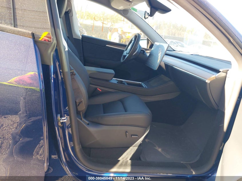 VIN 7SAYGDEE3PA137195 2023 TESLA MODEL Y