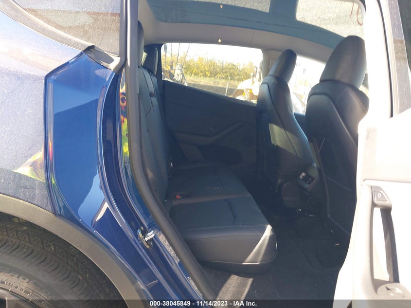 VIN 7SAYGDEE3PA137195 2023 TESLA MODEL Y