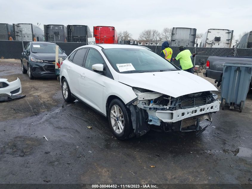 2015 FORD FOCUS SE - 1FADP3F24FL317431