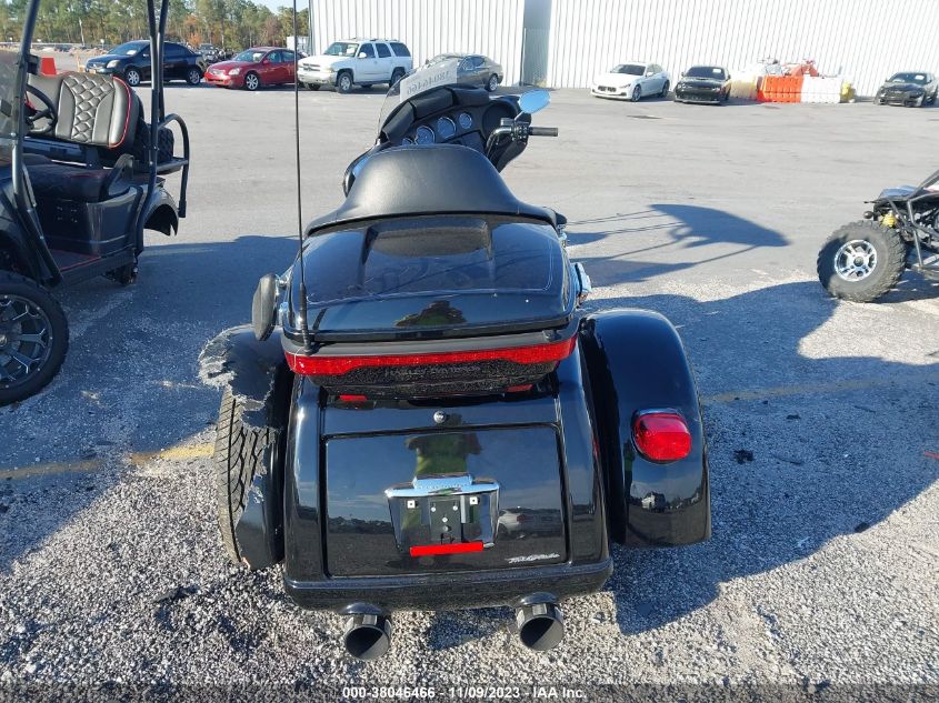 2016 HARLEY-DAVIDSON FLHTCUTG TRI GLIDE ULTRA - 1HD1MAL10GB852350