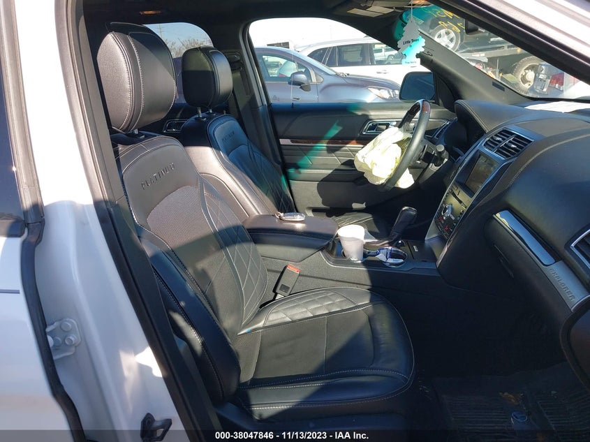 VIN 1FM5K8HTXHGA10269 2017 FORD EXPLORER PLATINUM