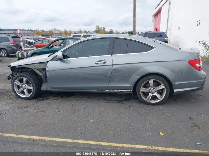 2013 MERCEDES-BENZ C 250 WDDGJ4HB5DF998437