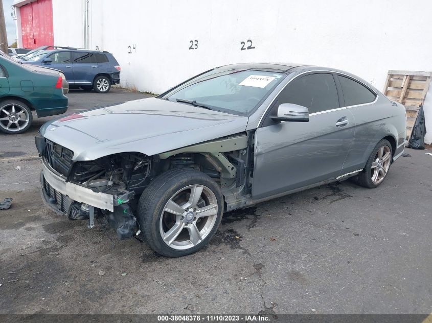 2013 MERCEDES-BENZ C 250 WDDGJ4HB5DF998437