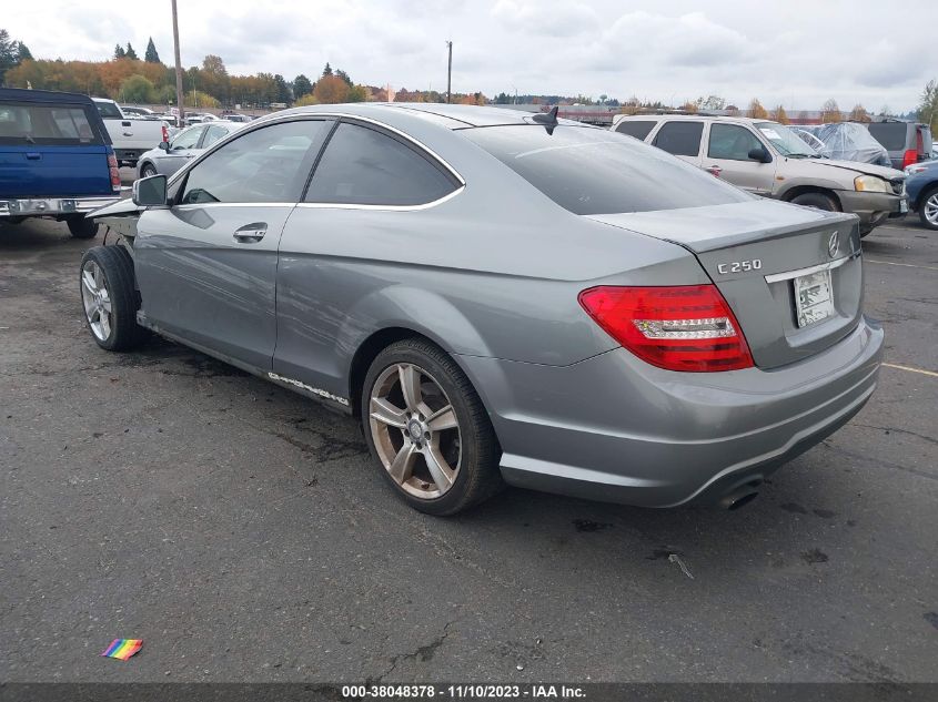 2013 MERCEDES-BENZ C 250 WDDGJ4HB5DF998437