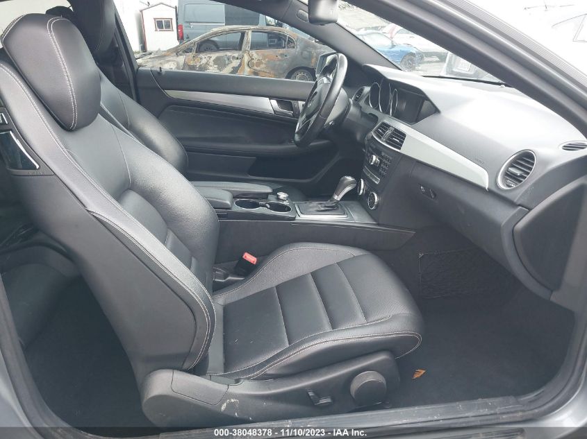 2013 MERCEDES-BENZ C 250 WDDGJ4HB5DF998437