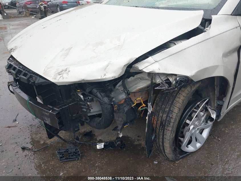 VIN 5NPD74LF6JH366277 2018 HYUNDAI ELANTRA SE