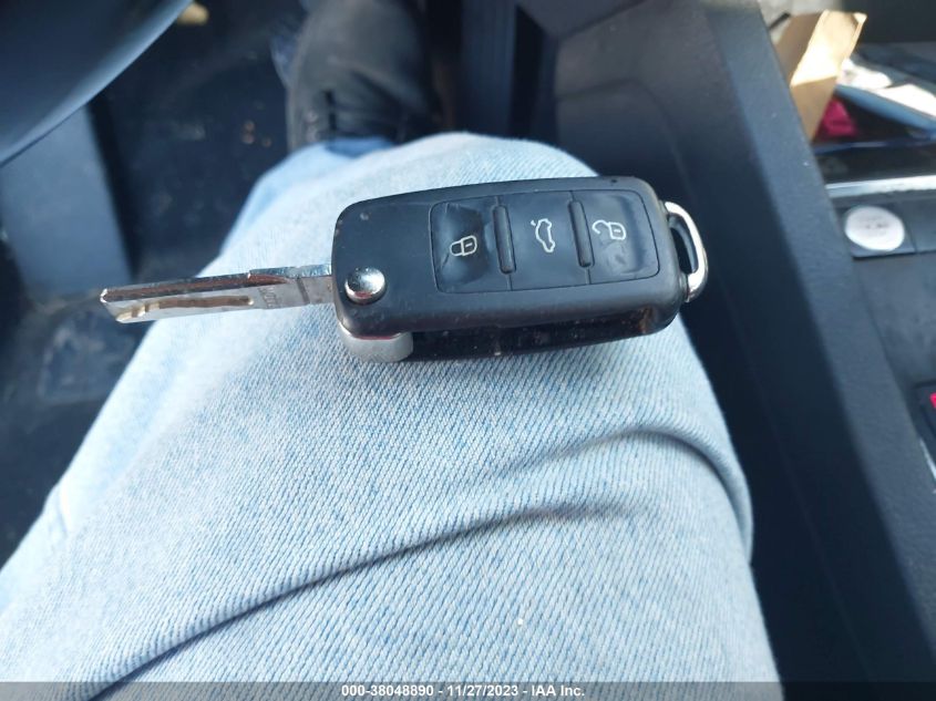 2017 VOLKSWAGEN JETTA 1.4T SE - 3VWDB7AJ9HM273892