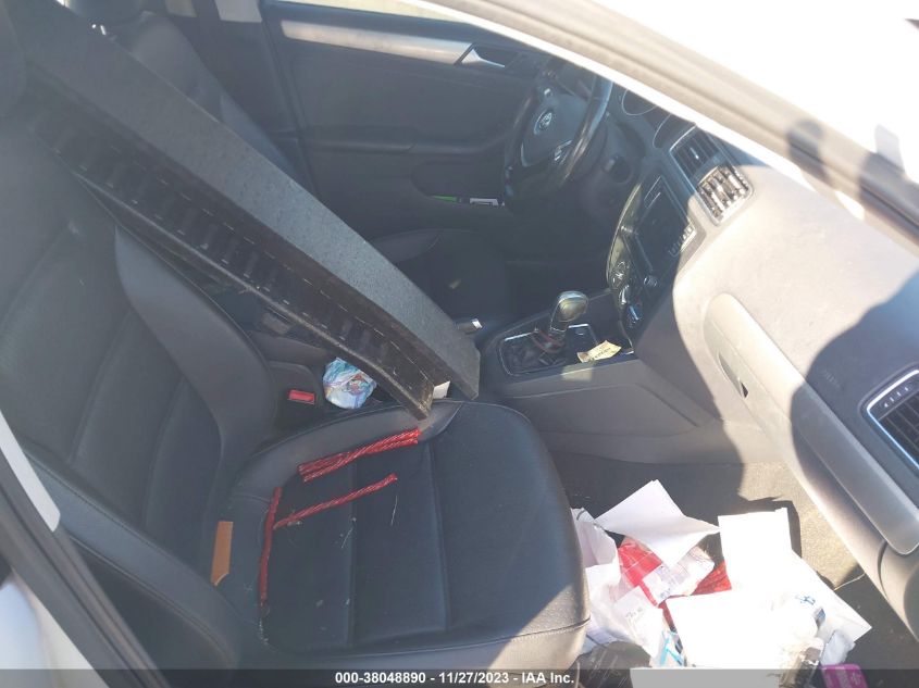 2017 VOLKSWAGEN JETTA 1.4T SE - 3VWDB7AJ9HM273892
