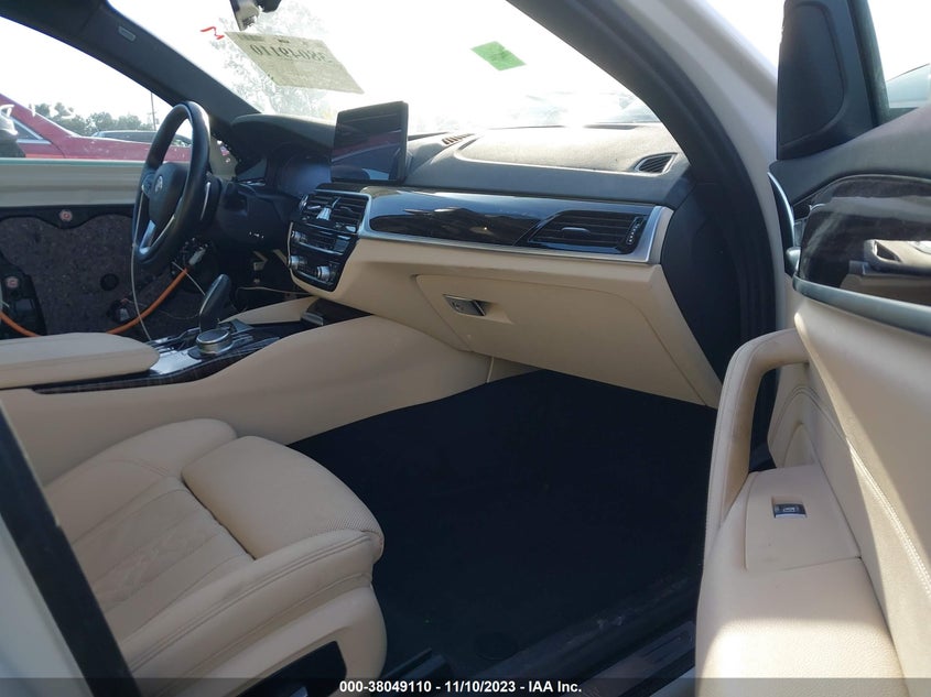 VIN WBA13AG04MCF15529 2021 BMW 530E