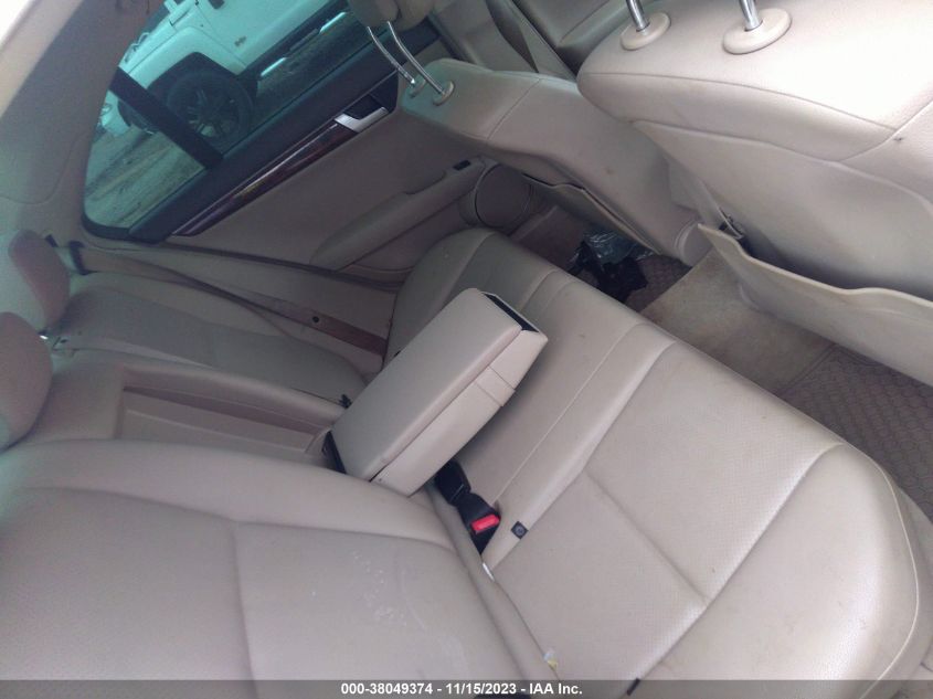 2013 MERCEDES-BENZ C 250 SPORT/LUXURY - WDDGF4HB7DR251647