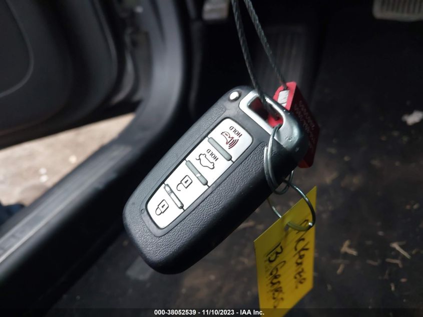 2013 HYUNDAI GENESIS 3.8 - KMHGC4DD3DU235562