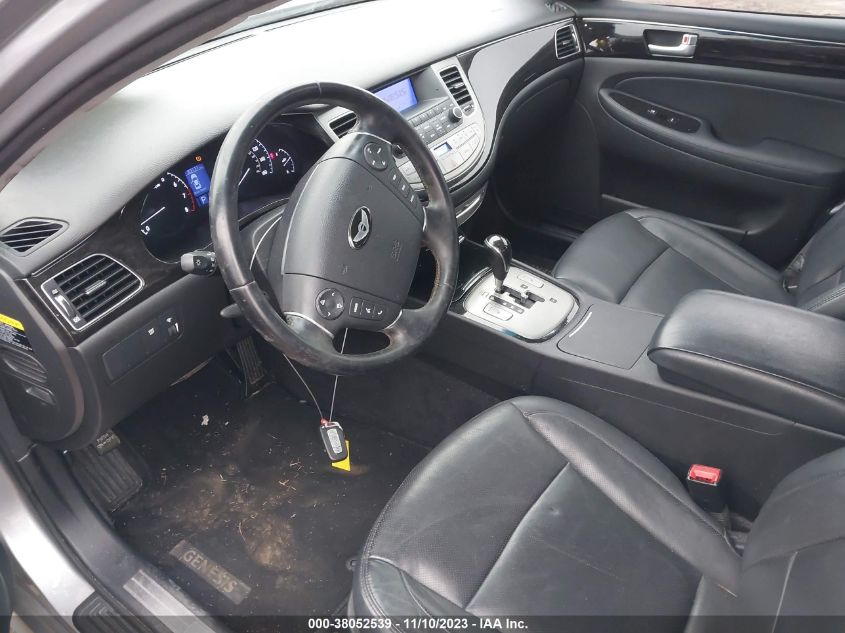 2013 HYUNDAI GENESIS 3.8 - KMHGC4DD3DU235562