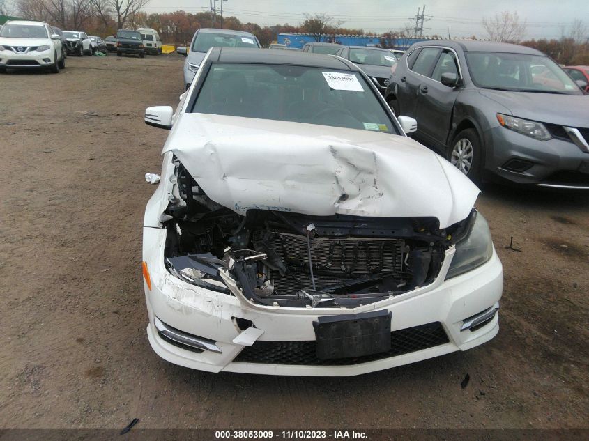 2013 MERCEDES-BENZ C 300 LUXURY 4MATIC - WDDGF8ABXDR261624