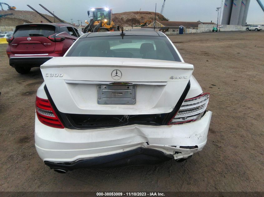 2013 MERCEDES-BENZ C 300 LUXURY 4MATIC - WDDGF8ABXDR261624