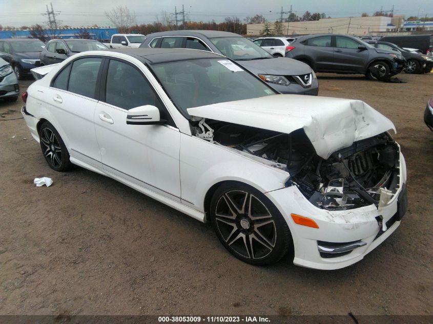 2013 MERCEDES-BENZ C 300 LUXURY 4MATIC - WDDGF8ABXDR261624
