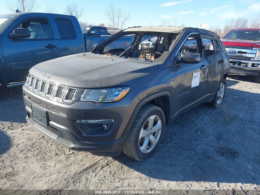 VIN 3C4NJDBB4JT423399 2018 JEEP COMPASS LATITUDE