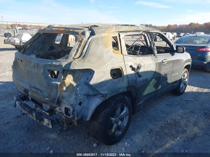 VIN 3C4NJDBB4JT423399 2018 JEEP COMPASS LATITUDE