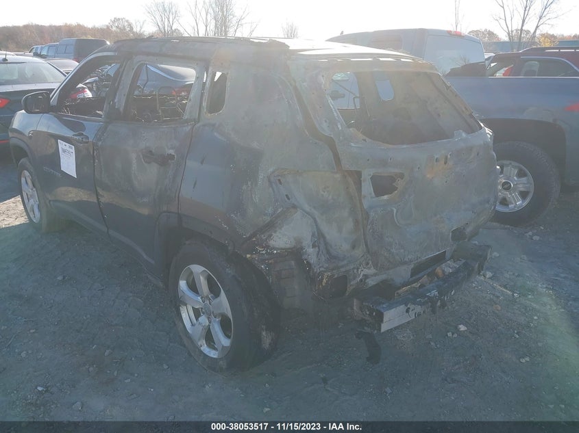 VIN 3C4NJDBB4JT423399 2018 JEEP COMPASS LATITUDE