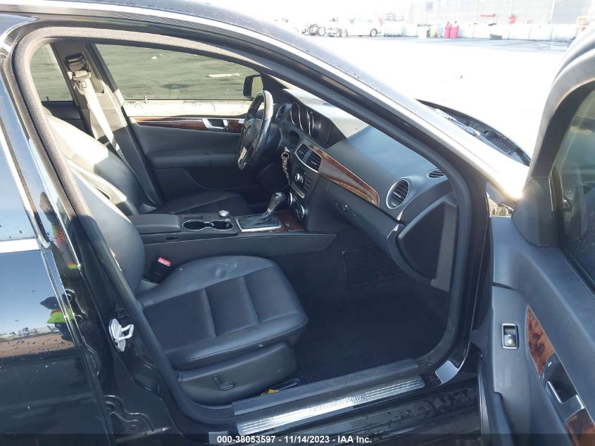 2014 MERCEDES-BENZ C 250 SPORT/LUXURY - WDDGF4HB8EG188703