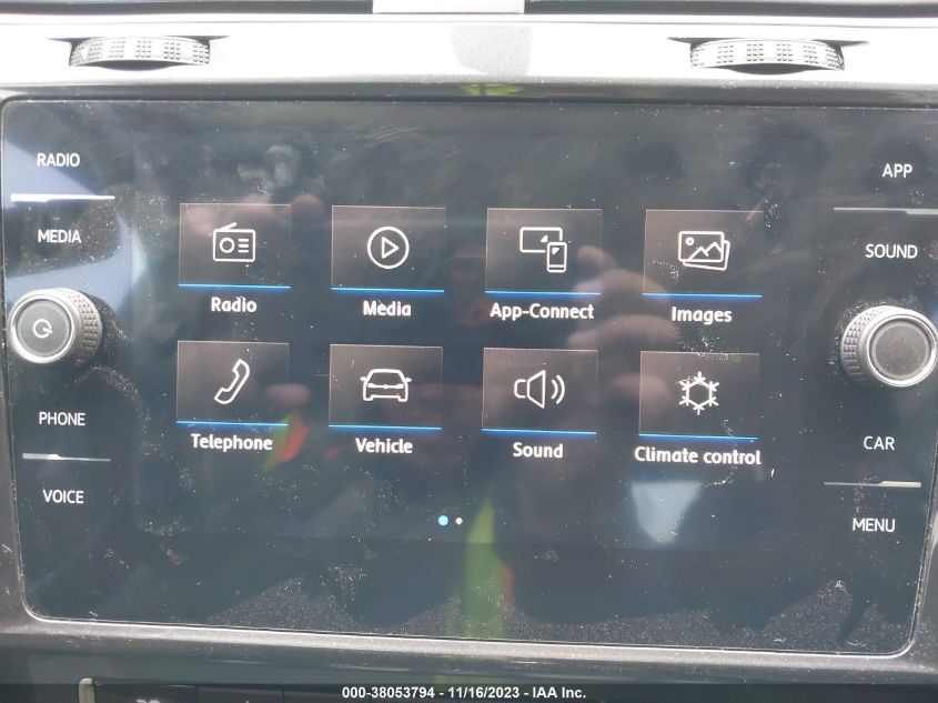 2019 VOLKSWAGEN E-GOLF SE - WVWKR7AU6KW908350