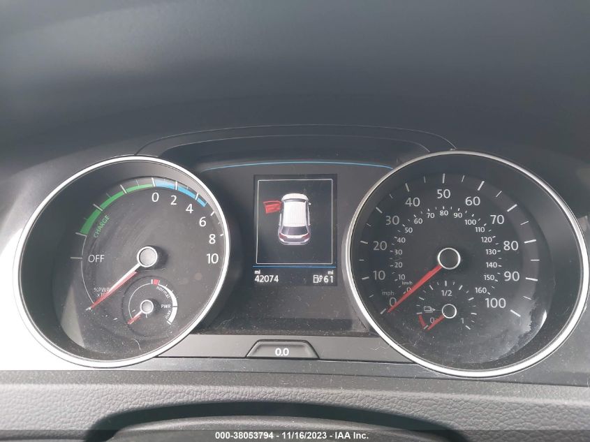 2019 VOLKSWAGEN E-GOLF SE - WVWKR7AU6KW908350