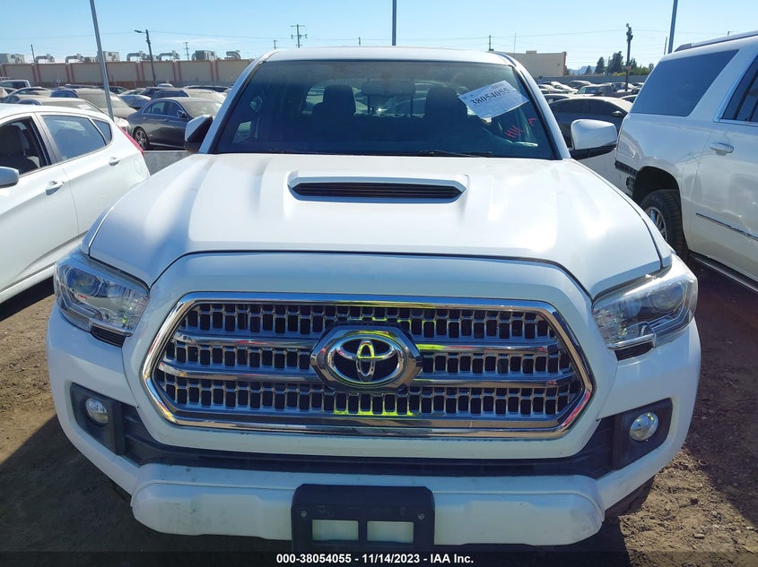 VIN 3TMAZ5CN7HM033648 2017 TOYOTA TACOMA DBL CAB/SR5/TRD SPORT/OR