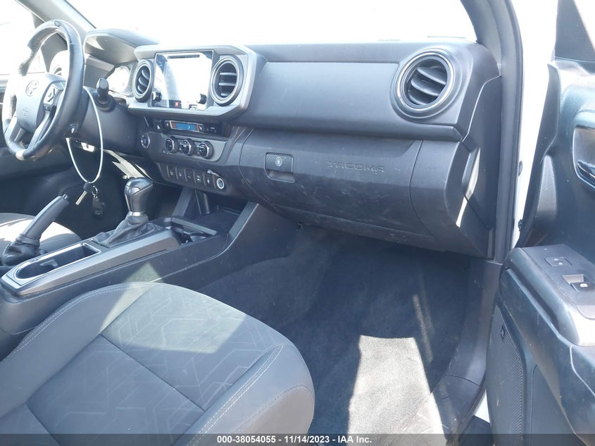 VIN 3TMAZ5CN7HM033648 2017 TOYOTA TACOMA DBL CAB/SR5/TRD SPORT/OR